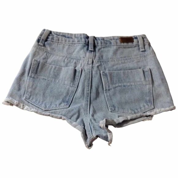 RSQ Maui High Rise Distressed Denim Shorts Size 3 (Juniors)! - Picture 7 of 14